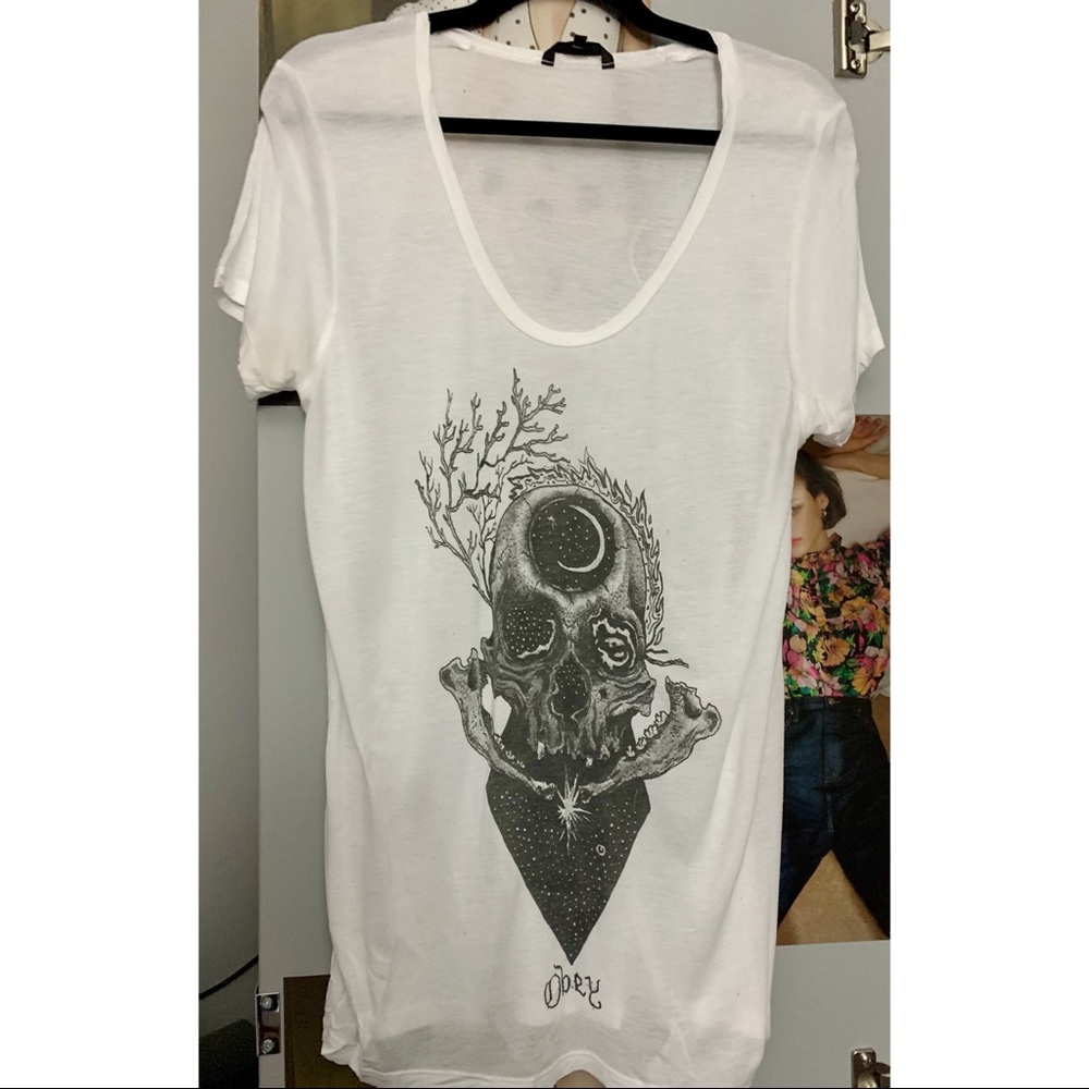 OBEY Skull artwork graphic tee